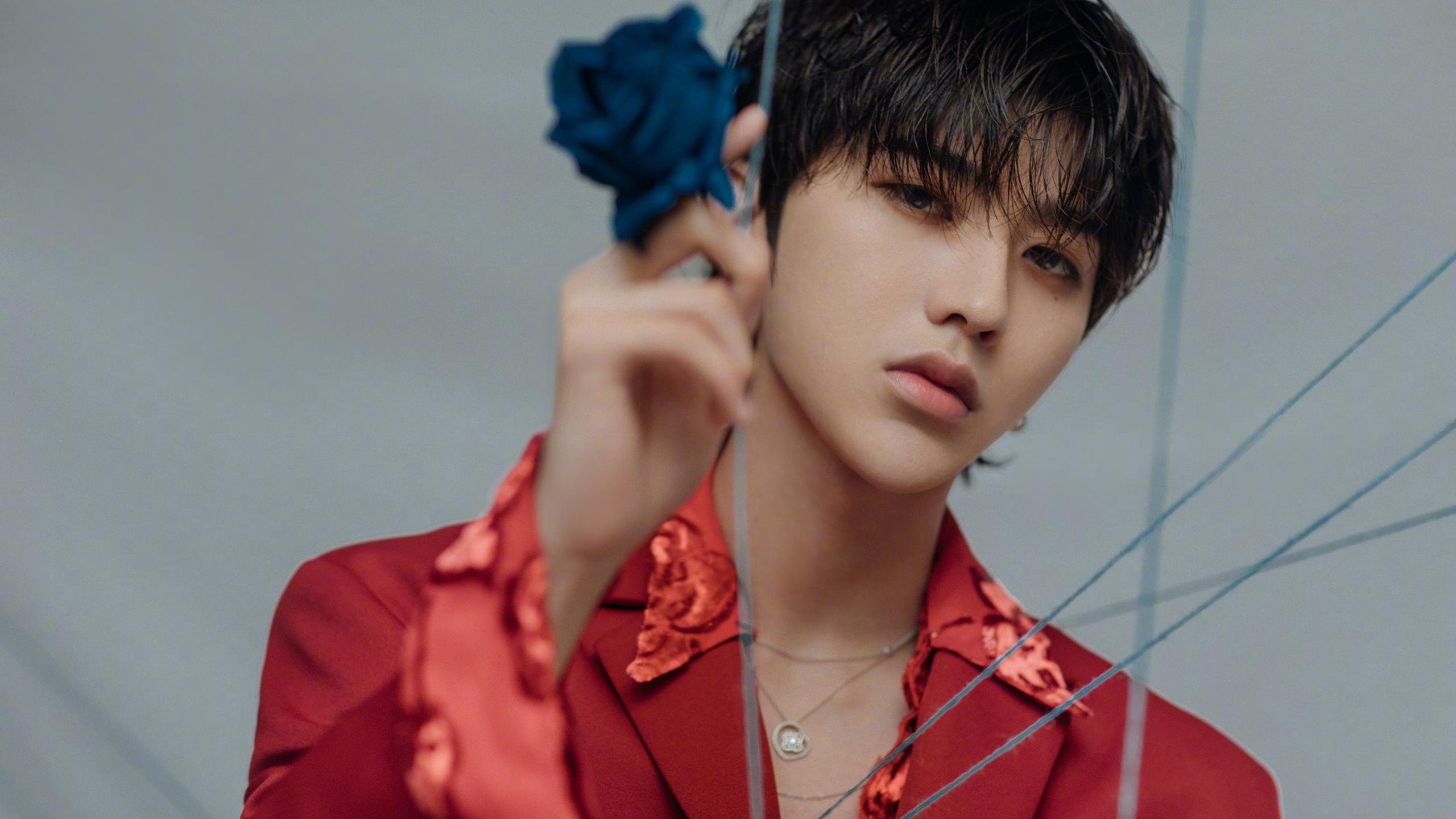 里昂调整战术阵型，里昂队套