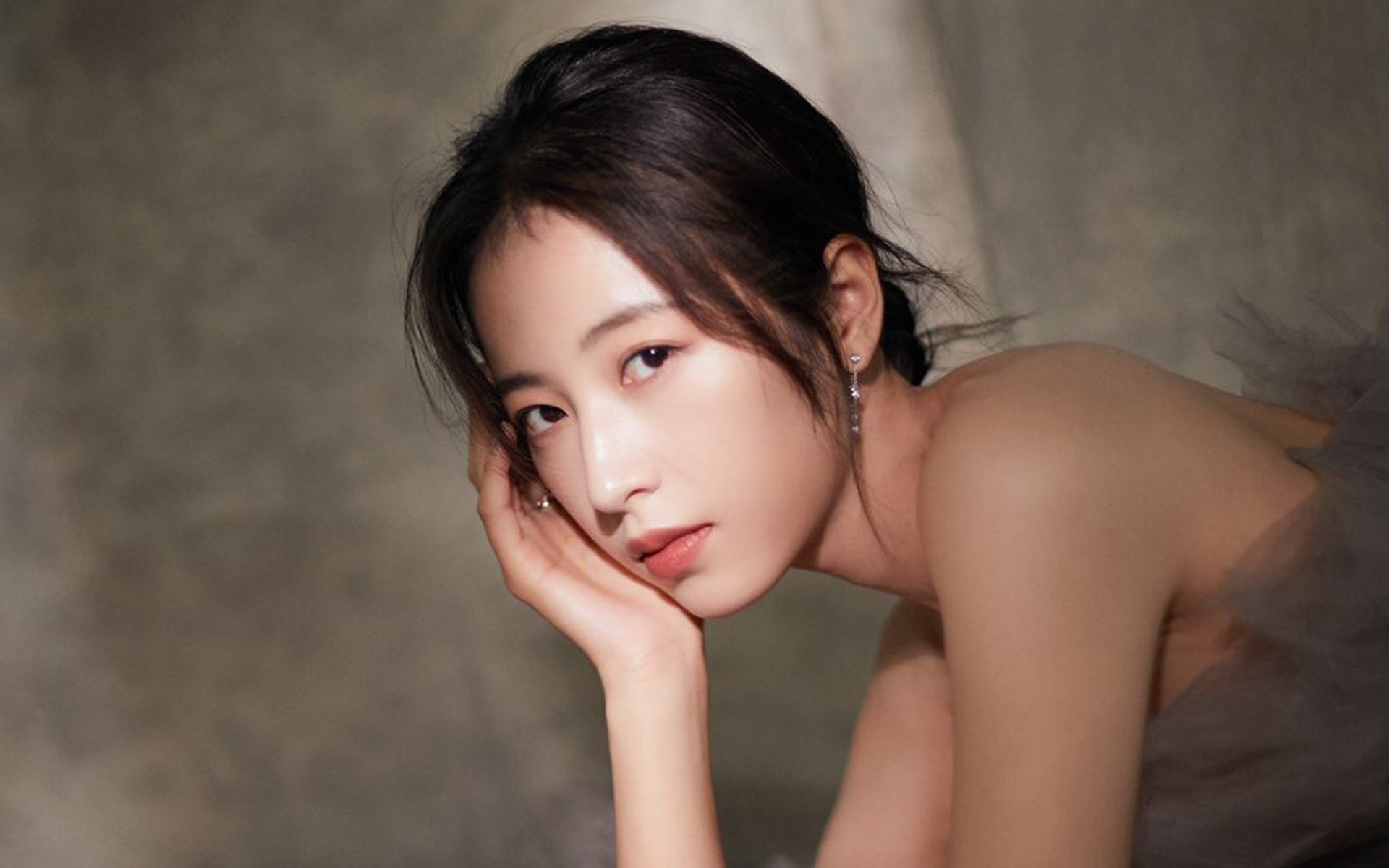 体育明星推出公益纪录片记录家乡发展，体育类的纪录片