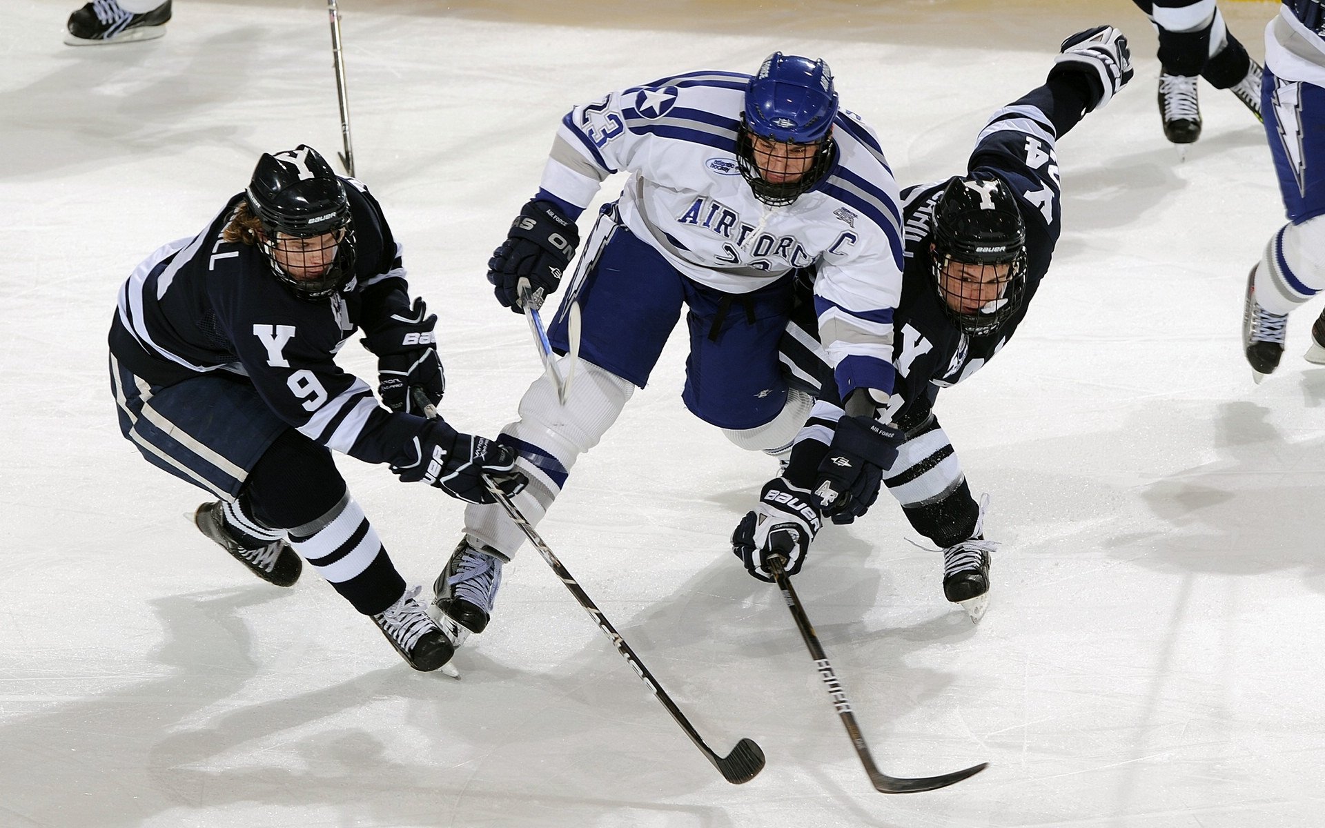 爱游戏-_跨界合作：体育品牌与时尚设计师联名系列_，著名体育品牌服装品牌